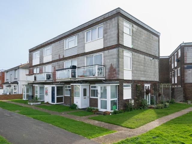 Flat for sale in Lee-on-the-Solent, Middlecroft