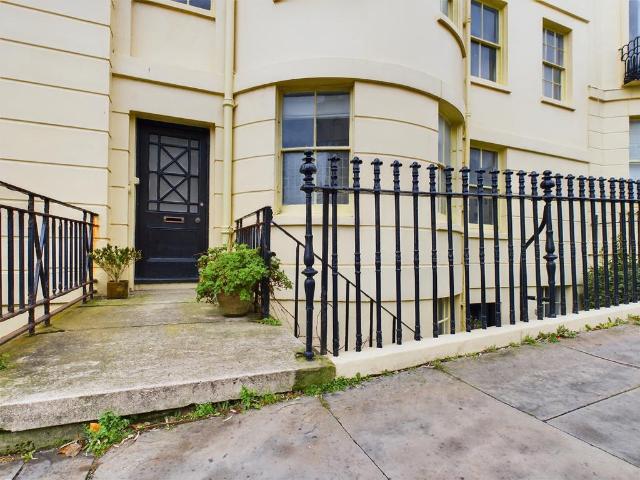 Flat for sale in Brunswick