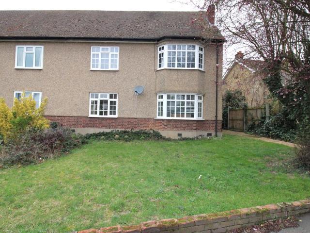 Flat for sale in Cranham, Greater London