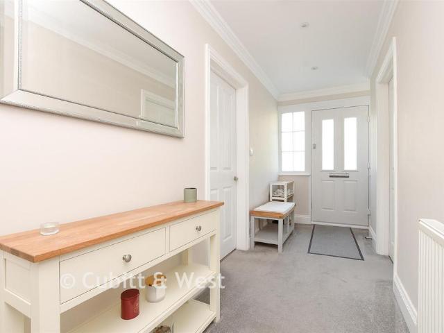 Flat for sale in Red Hill, Surrey