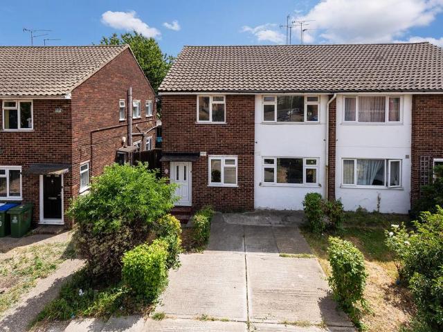 Flat for sale in Crayford, Greater London