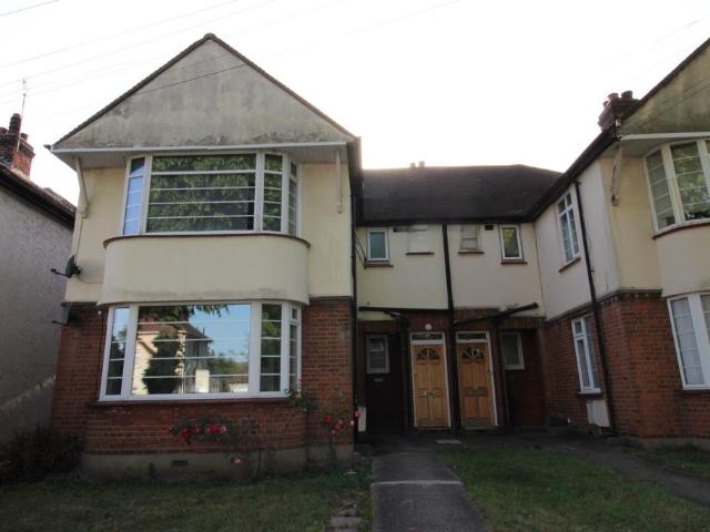 Flat for sale in Hornchurch, Greater London