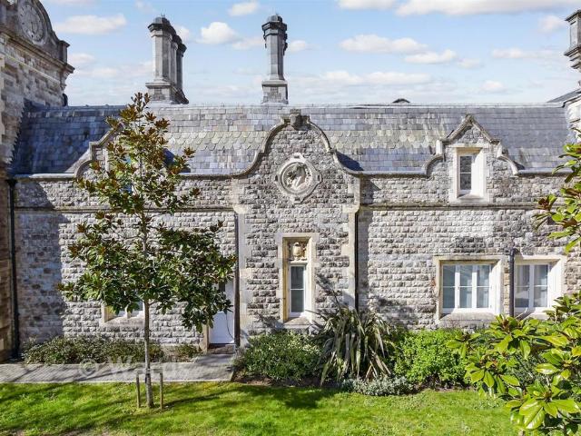 Flat for sale in Bourne Vale, Kent