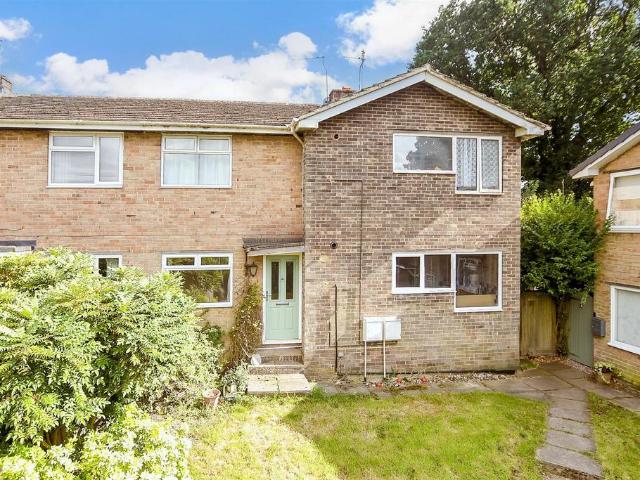 Flat for sale in Perryfields, West Sussex