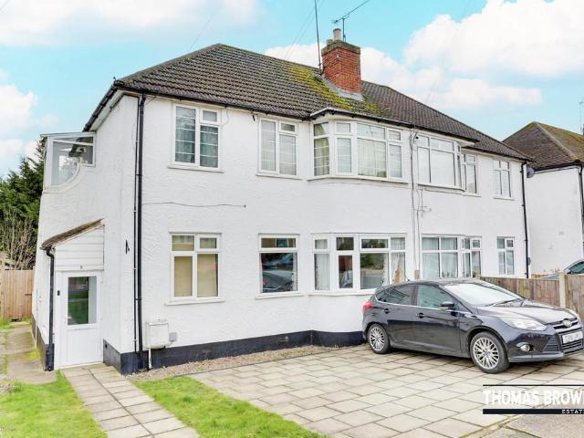 Flat for sale in Ramsden, Greater London