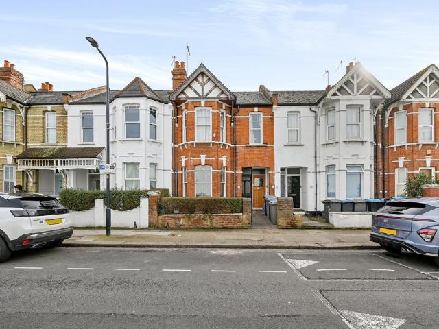 Flat for sale in Dollis Hill, Greater London