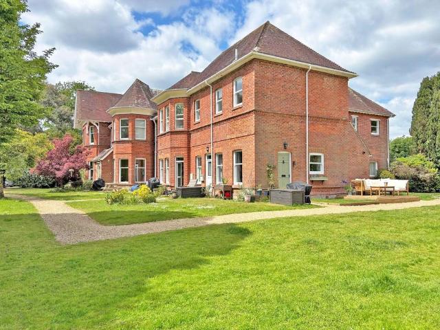 Flat for sale in Brockenhurst, New Forest