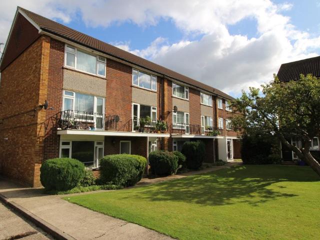 Flat for sale in Daws Hill, Cressex