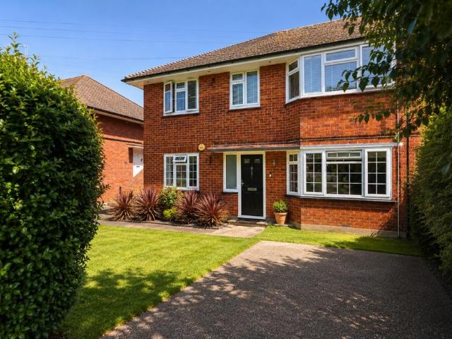 Flat for sale in London Borough of Croydon, Greater London