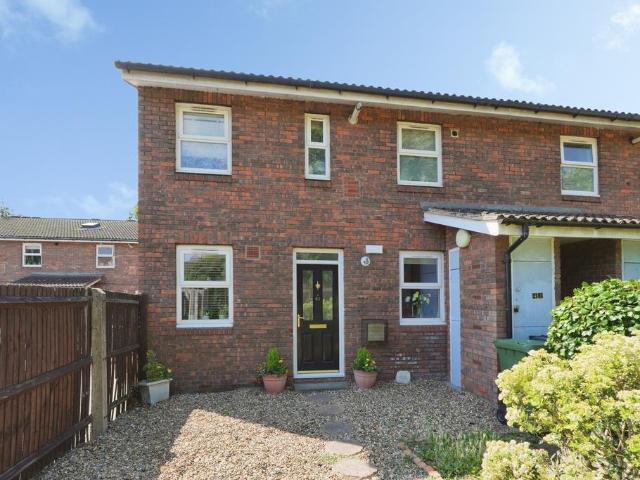 Flat for sale in London Borough of Lewisham, Greater London