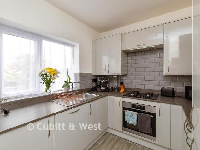Flat for sale in Denton, Iford