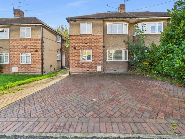 Flat for sale in North End, Greater London