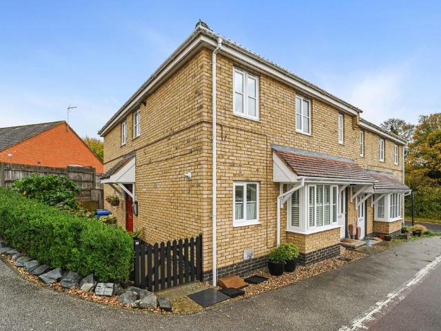 Flat for sale in Chelmondiston, Suffolk