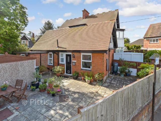 Flat for sale in Totland, Isle Of Wight