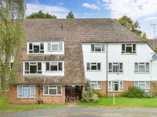 Flat for sale in Pachesham Park, Surrey