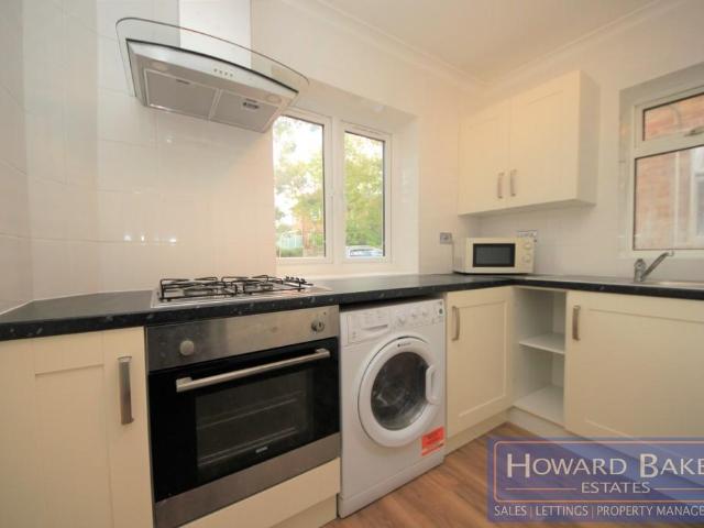 Flat for sale in Kingsbury, Greater London