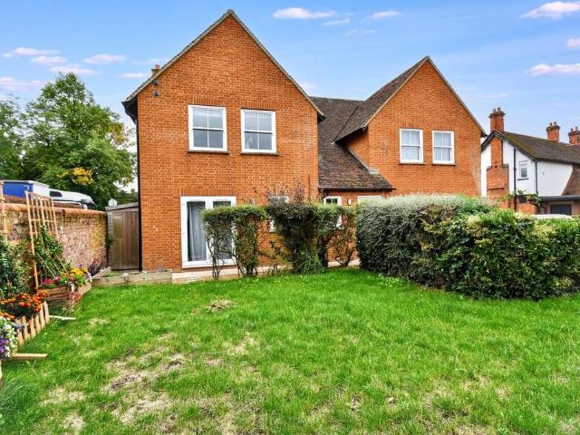 Flat for sale in Bedford