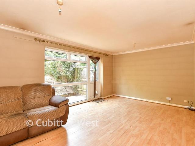 Flat for sale in Perryfields, West Sussex