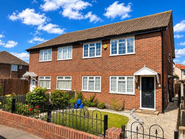 Flat for sale in Lower Halliford, Surrey