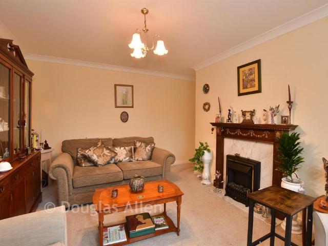 Flat for sale in Pot Kilns, Greater London