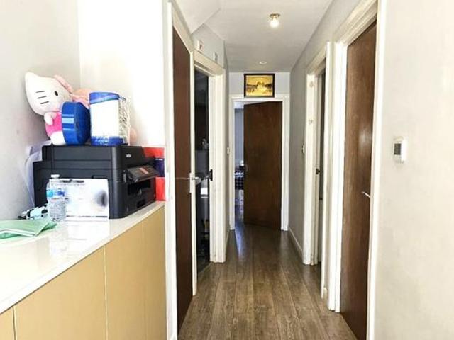 Flat for sale in Greater London