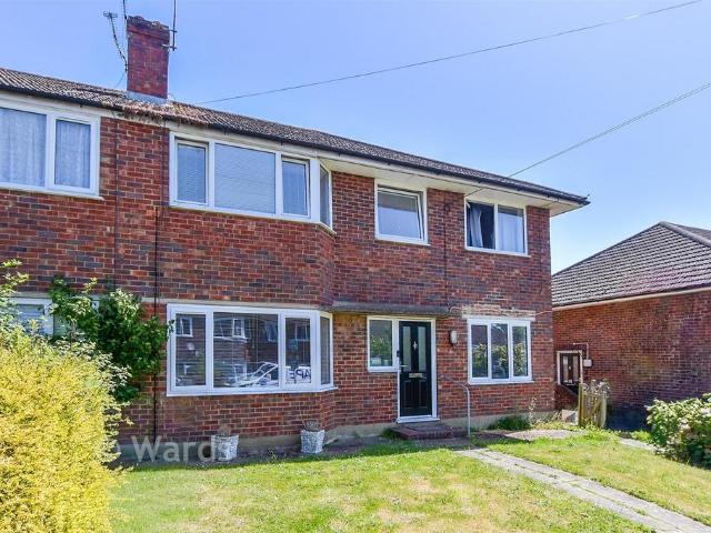Flat for sale in Repton Manor, Bridgefield