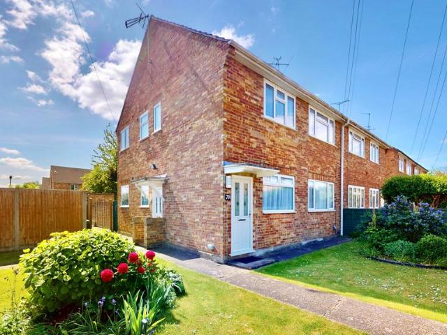 Flat for sale in Charville, Greater London