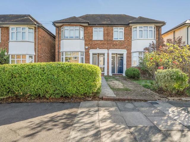 Flat for sale in South End, Greater London