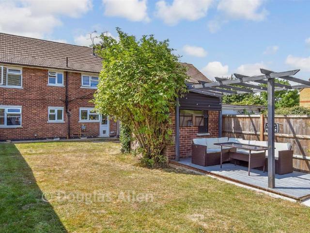 Flat for sale in Wickford