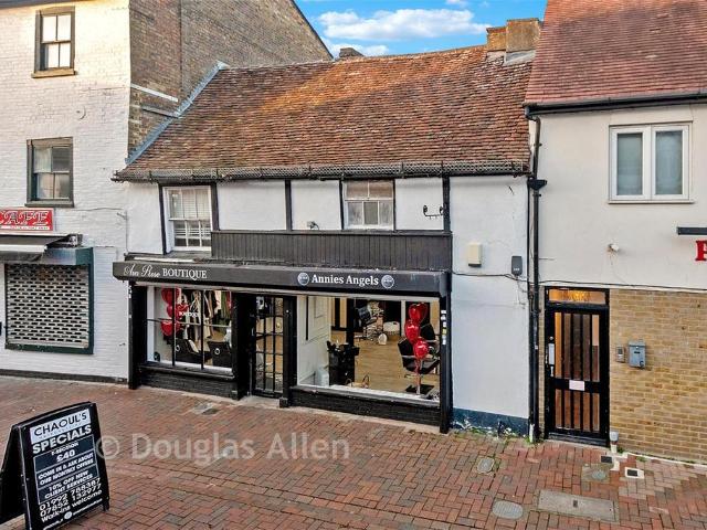 Flat for sale in Epping, Essex