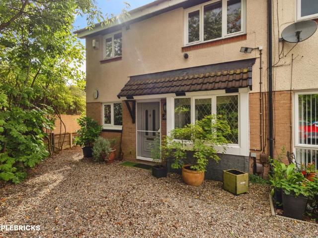 Flat for sale in Gorton, Manchester