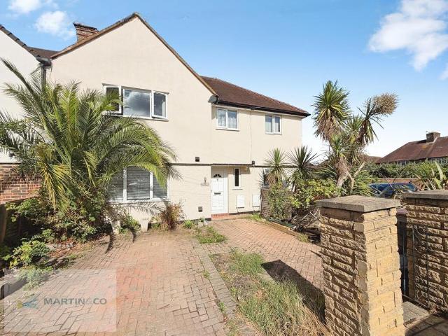 Flat for sale in Blackhills, Surrey