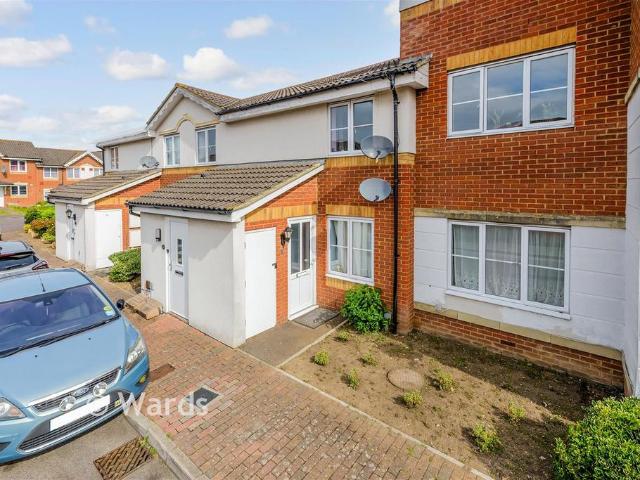 Flat for sale in Brompton, Gillingham