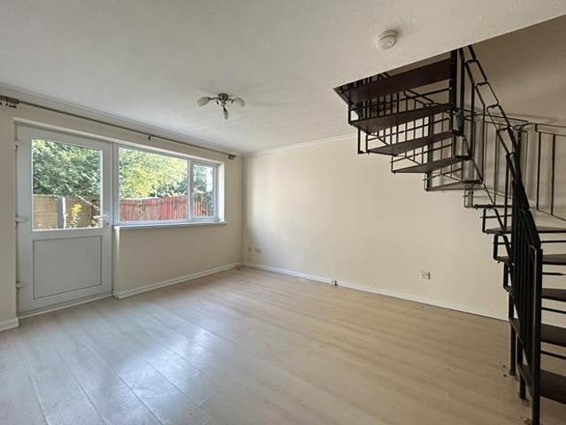 Flat for rent in Callington