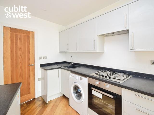 Apartment for rent in Sutton New Town, Greater London