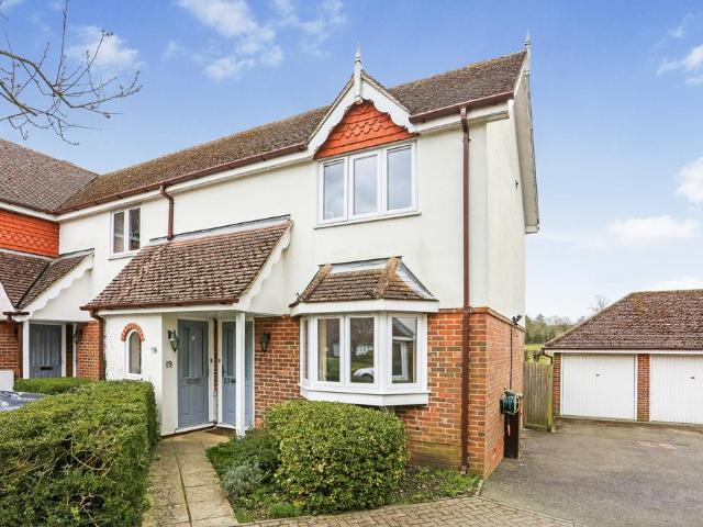 Flat for rent in Westborough, Surrey