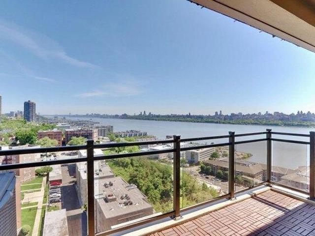 Condo for sale in Hudson, New Jersey