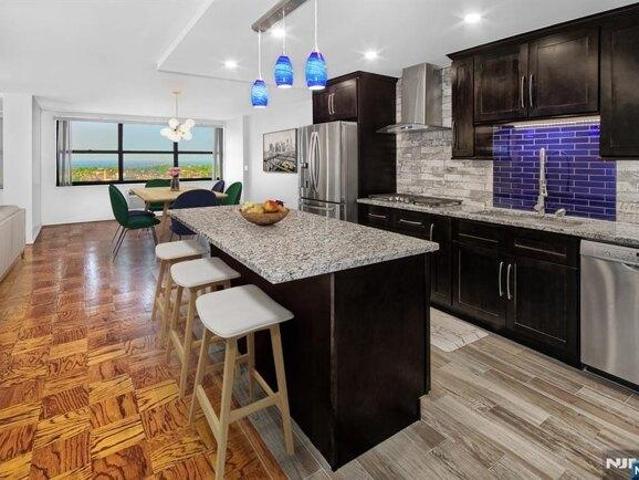 Condo for sale in Guttenberg, Hudson County