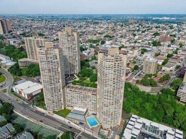 Condo for sale in Guttenberg, Hudson County