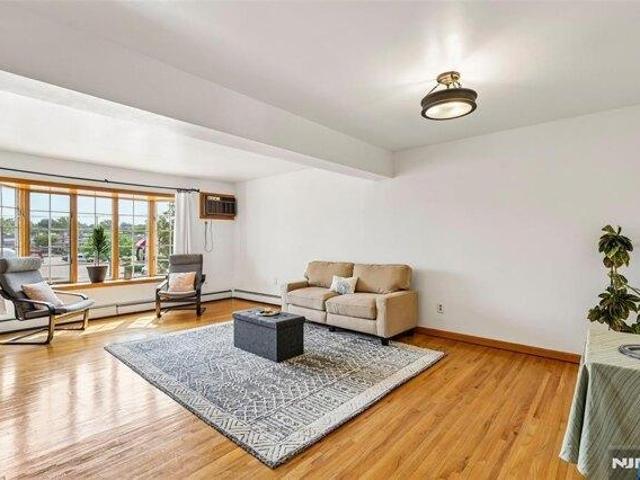 Condo for sale in Hackensack, New Jersey