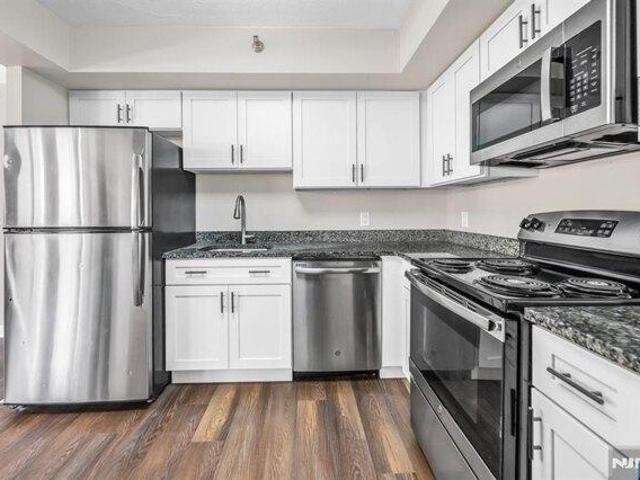 Condo for sale in Hackensack, New Jersey