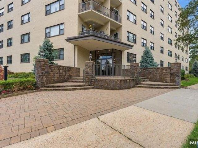 Condo for sale in Hackensack, New Jersey
