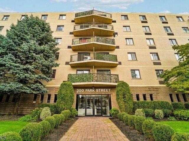Condo for sale in Hackensack, New Jersey