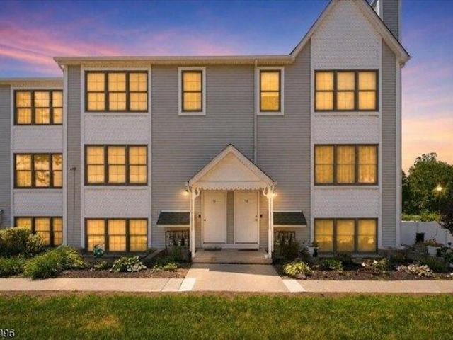 House for sale in Hamburg, New Jersey