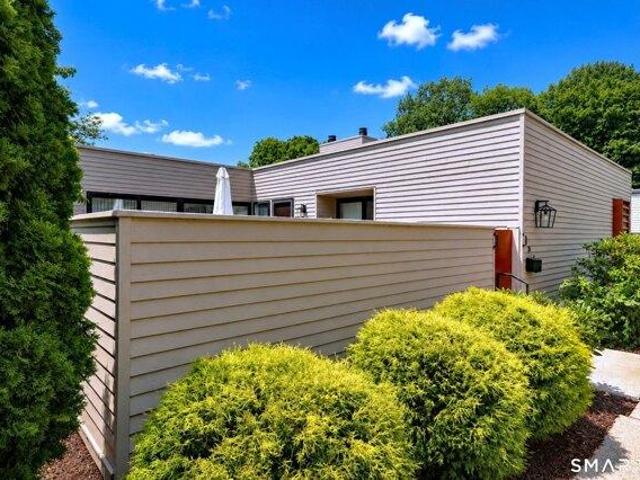 Condo for sale in Hamden, Connecticut
