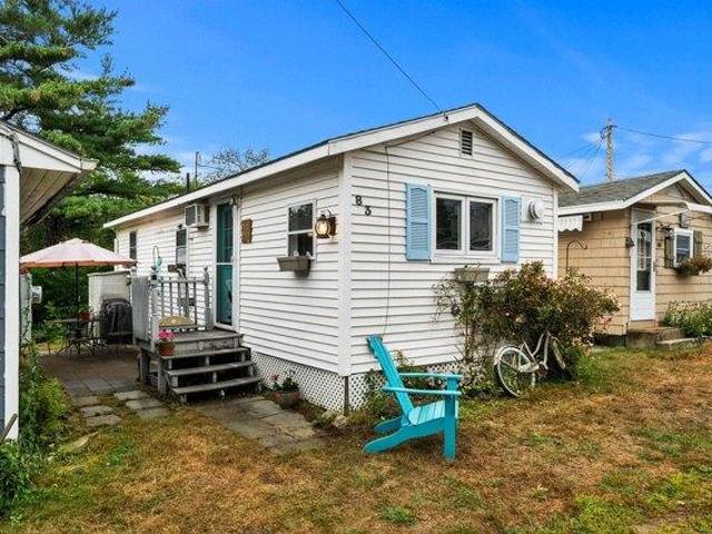 Condo for sale in Hampton, Rockingham County