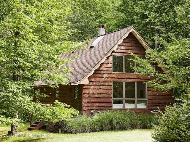 House for sale in Hankins, New York