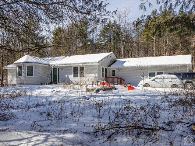 House for sale in Hannacroix, New York