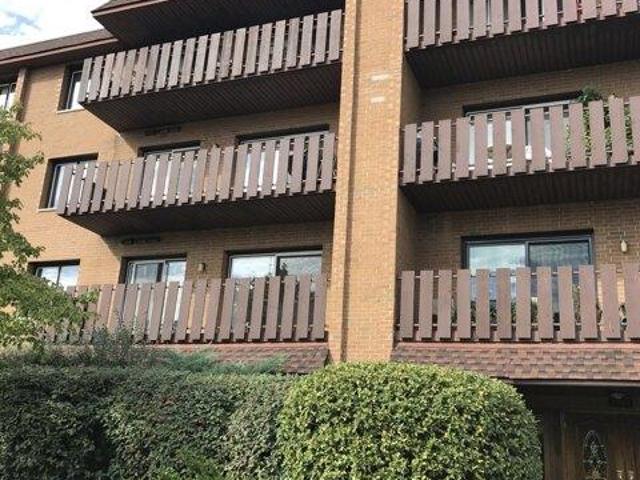 Condo for sale in Highland Park, Illinois