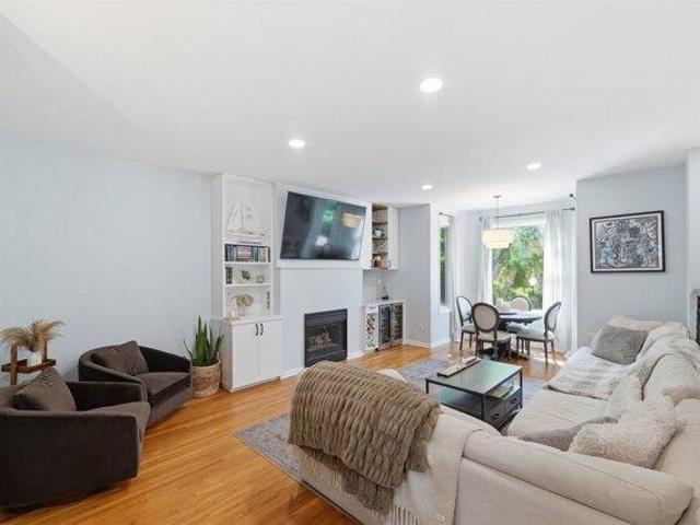 Condo for sale in Hudson, New Jersey
